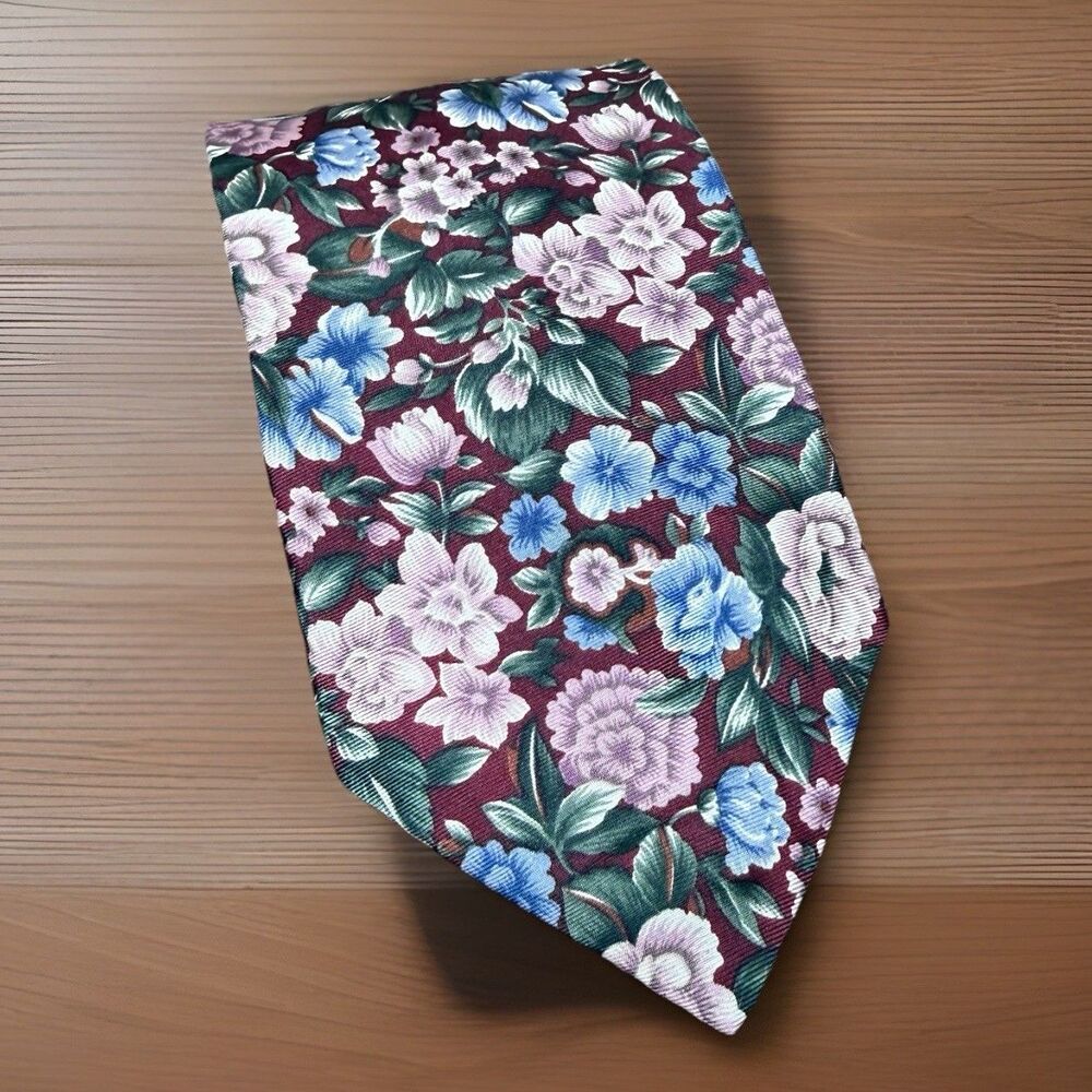 Vintage RESILIO 4 Inch Wide Silk Necktie Bright Spring Floral Cottagecore Summer